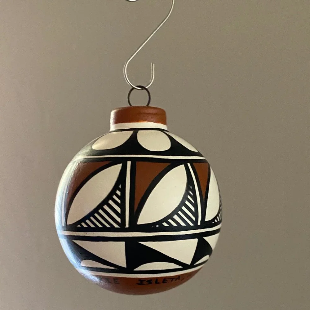 Isleta Pueblo Ornament 2010 Handpainted-signed - Picture 7 of 7